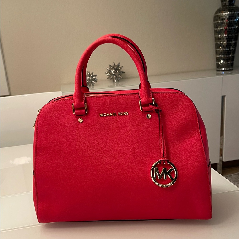 Brand News Micheal Kors color red